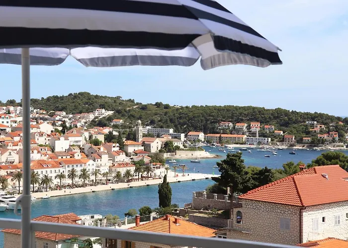 Apartment Frane Hvar Town